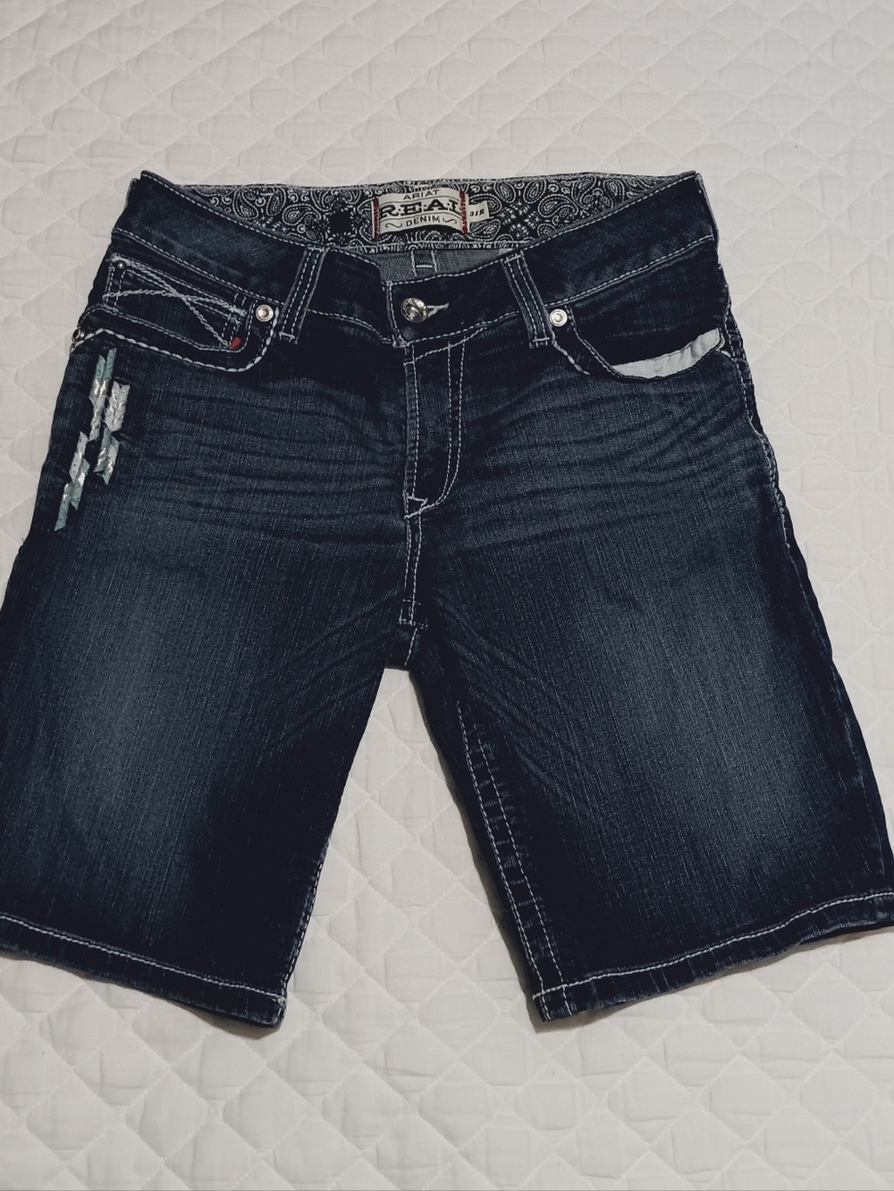 Ariat Five Pockets Mid Rise Ligh Wash Shorts Size 31